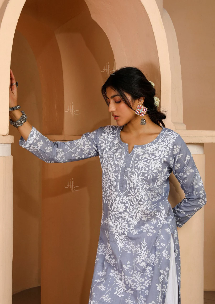 Zainab Chikankari Mulmul Straight Kurta