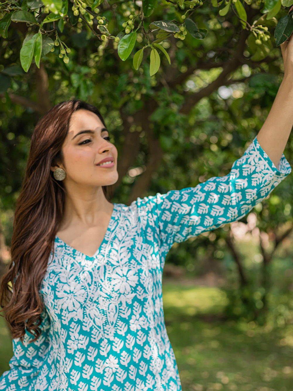 Chikankari Kurta in Mul cotton in Hot blue