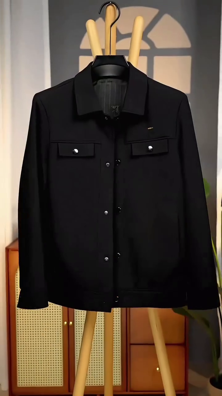 Men’s Structured Shirt Jacket with Flap Pockets